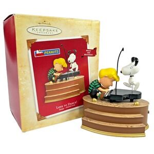 Hallmark LOVE TO DANCE 2004 Keepsake Ornament Peanuts Gang Sound ‎ Motion Lights